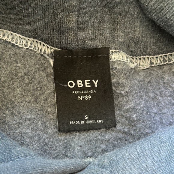 💔 Obey Lovely Hearts Sweatshirt💔 - Picture 5 of 9